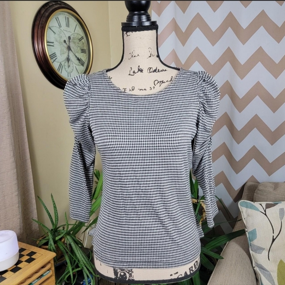 W5 Puff Sleave Gingham Print Top Size Small